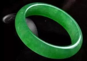 翡翠吃瓜富婆视频大全下载